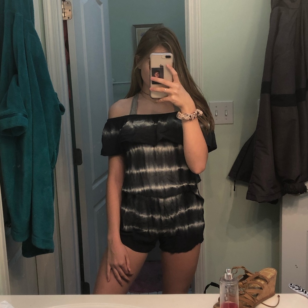 Super cute American Eagle romper!